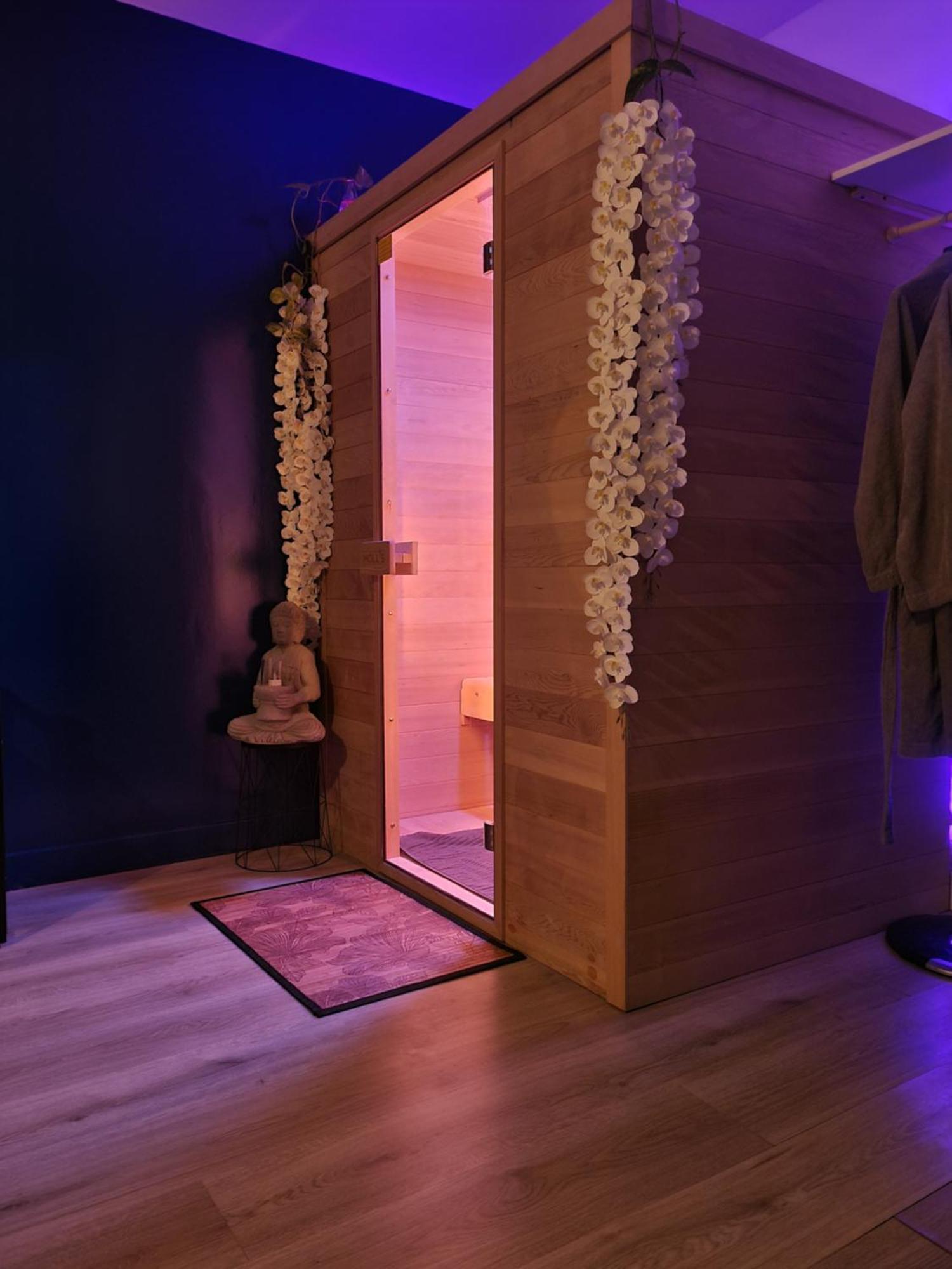 Sauna & Detente - Suite Privee - Tours - Netflix Luaran gambar